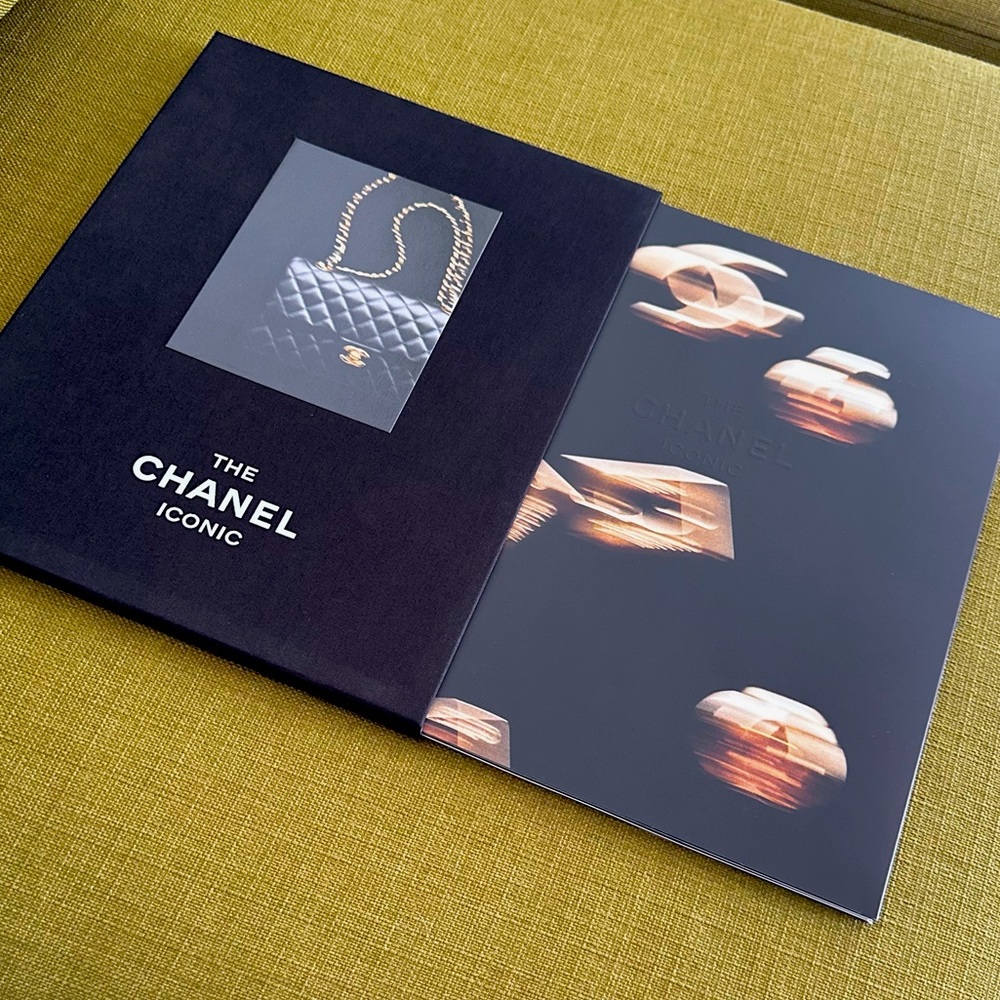 The CHANEL Iconic - Book / Lookbook